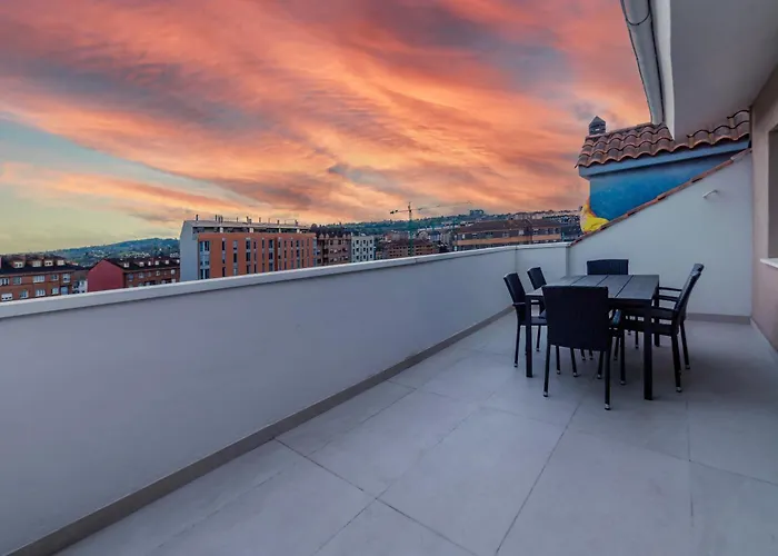 Astures Viviendas Turisticas * اوفيدو